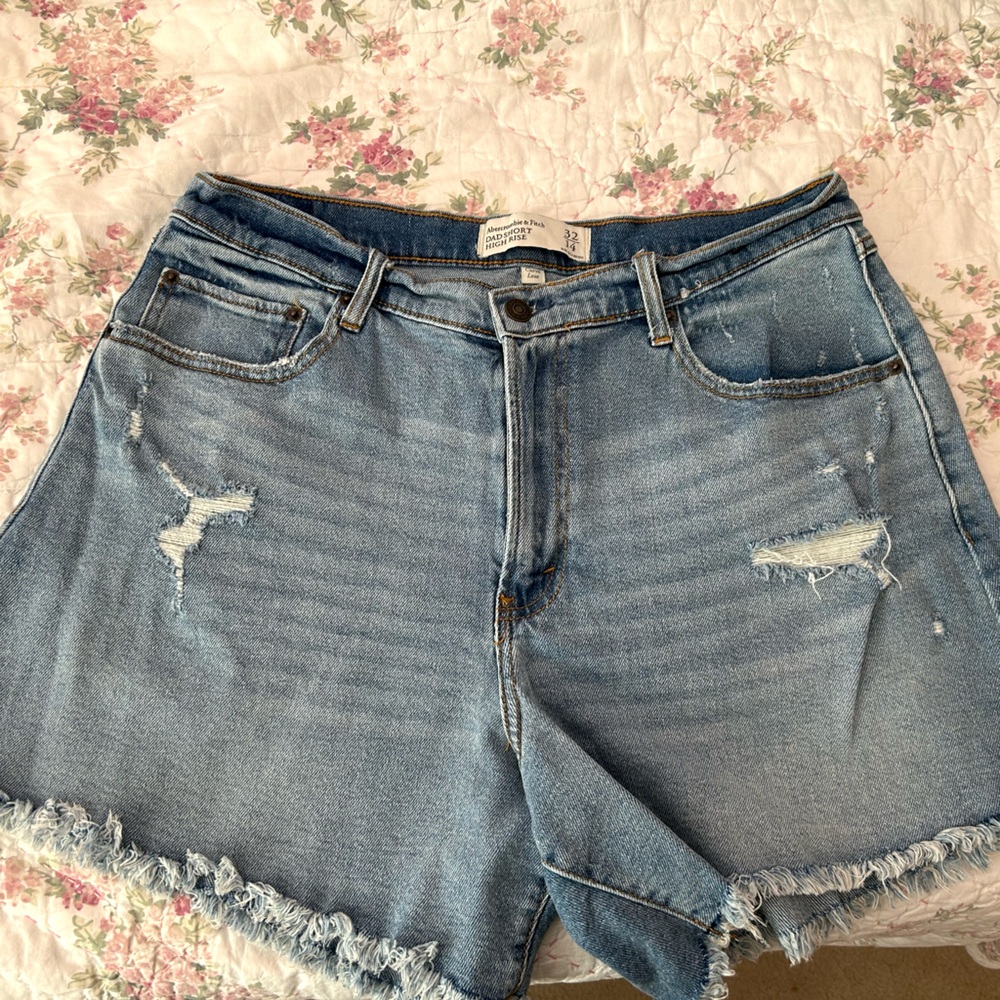 ABERCROMBIE CURVE LOVE SHORTS